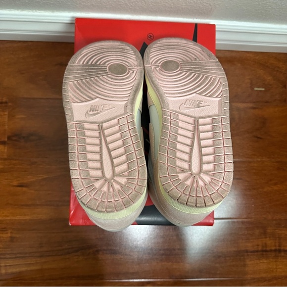 Jordan 1 Retro High OG Washed Pink (Women's) Size 12 - Picture 8 of 11